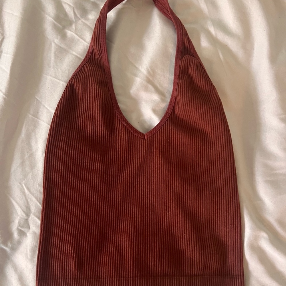 UO Out from under Ribbed Halter Crop Tank - Picture 2 of 5